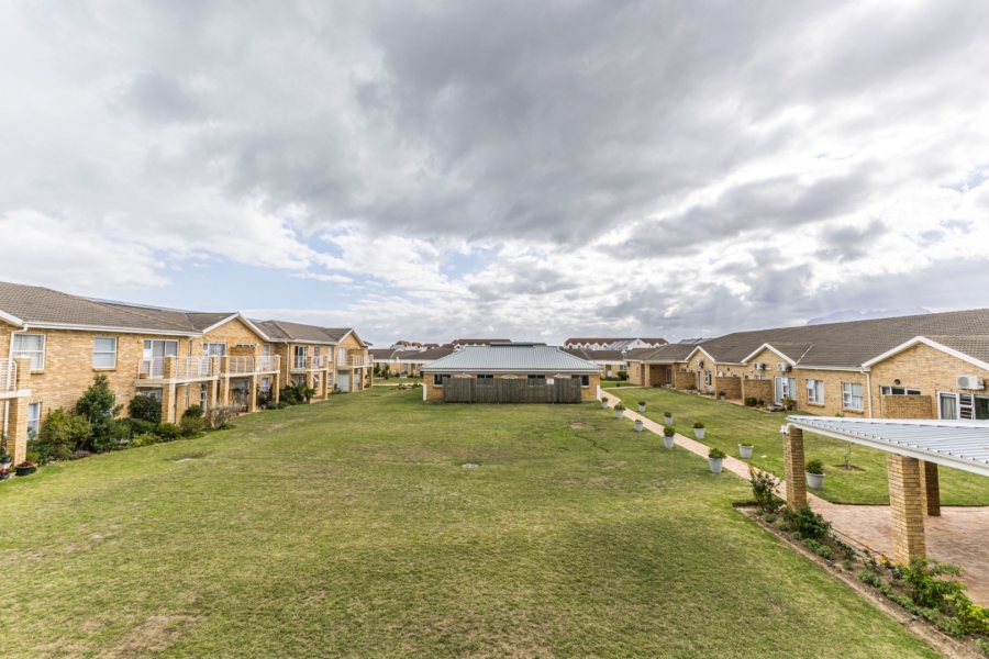 2 Bedroom Property for Sale in Whispering Pines Western Cape